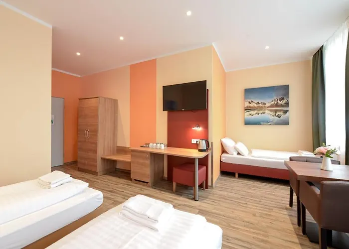 Отель Alexander Business 3*